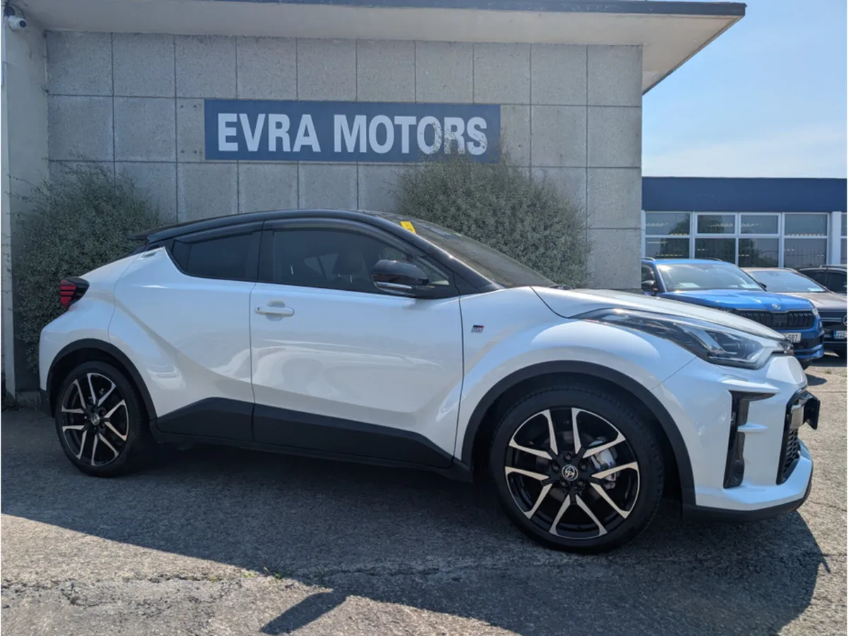 Toyota C-HR GR SPORT AUTOMATIC HYBRID 1.8 PETROL / - Image 3