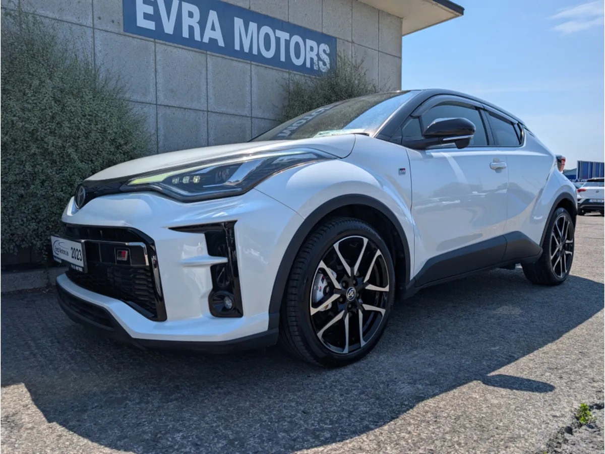 Toyota C-HR GR SPORT AUTOMATIC HYBRID 1.8 PETROL / - Image 5