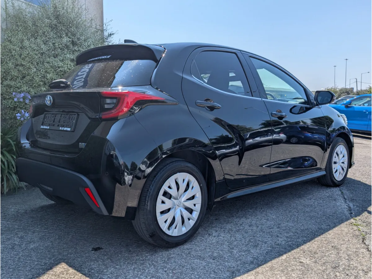 Toyota Yaris Z HYBRID AUTOMATIC 1.5 PETROL //HIGH - Image 6