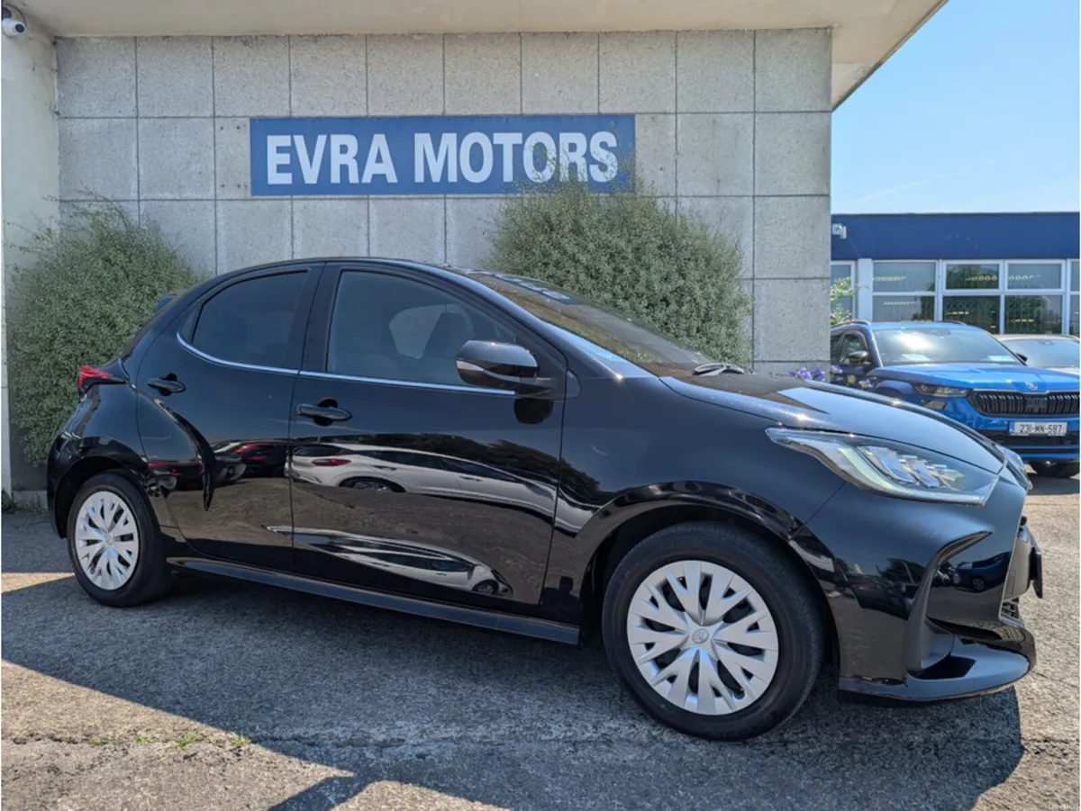 Toyota Yaris Z HYBRID AUTOMATIC 1.5 PETROL //HIGH - Image 3