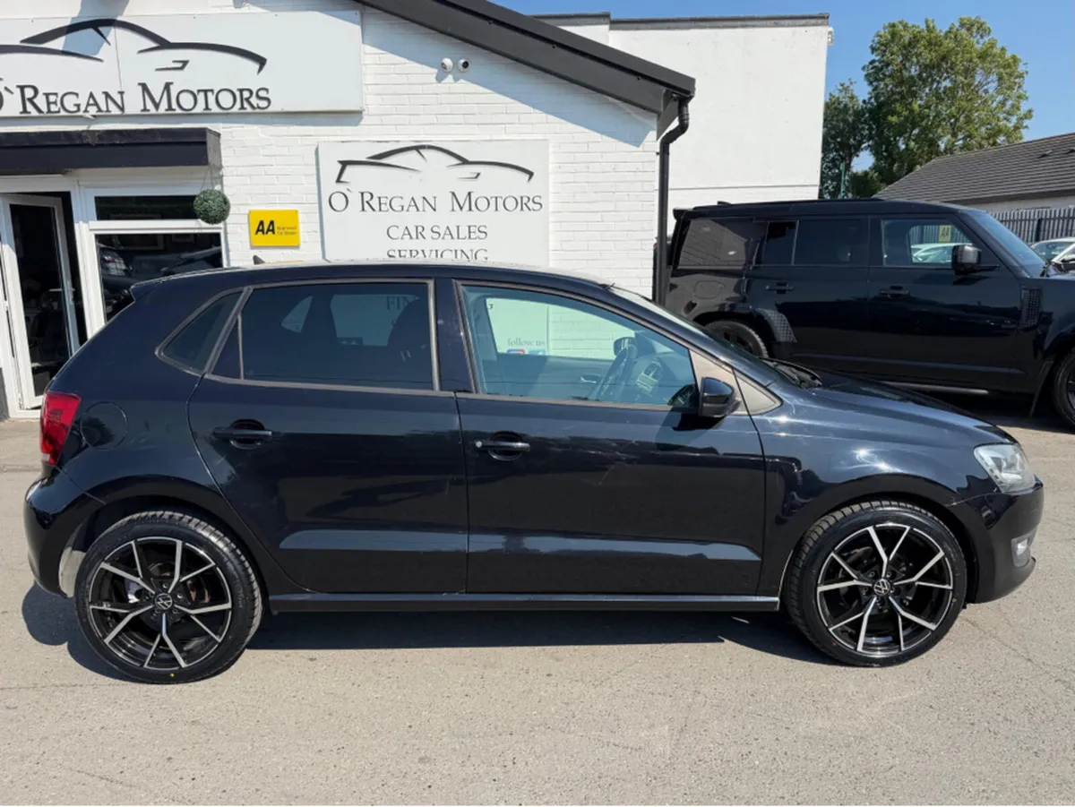 Volkswagen Polo 1.2 PETROL AUTO *REVERSE CAMERA* - Image 2