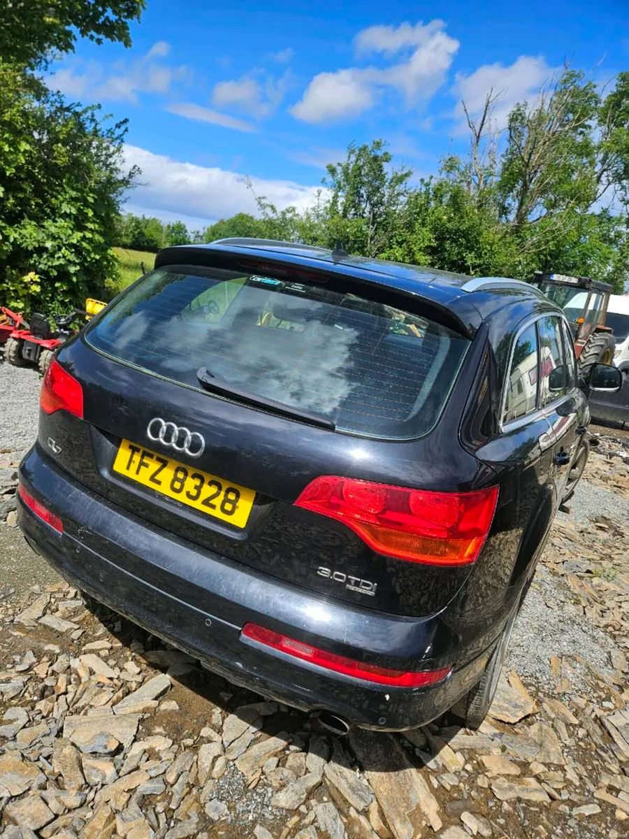 Two Audi q7 parts or repair - Image 3