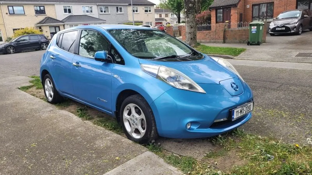 2011 Nissan Leaf electric - Image 1