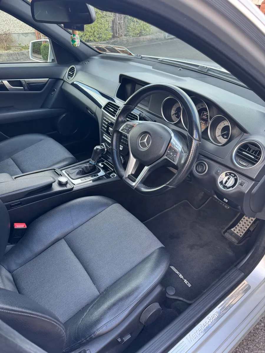 Mercedes-Benz C-Class 2012 - Image 2