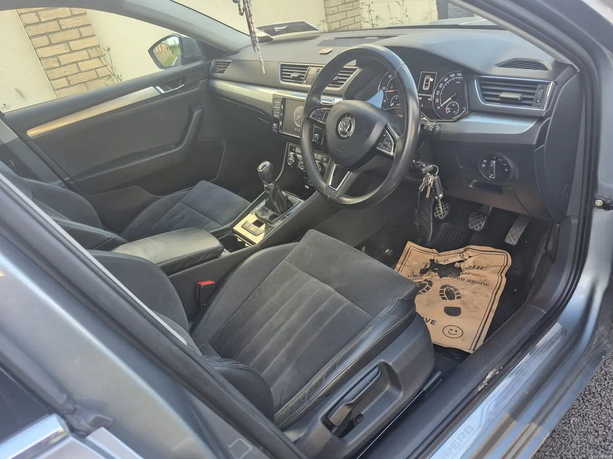 2016 Skoda Superb 1.6TDI Diesel Saloon. - Image 6