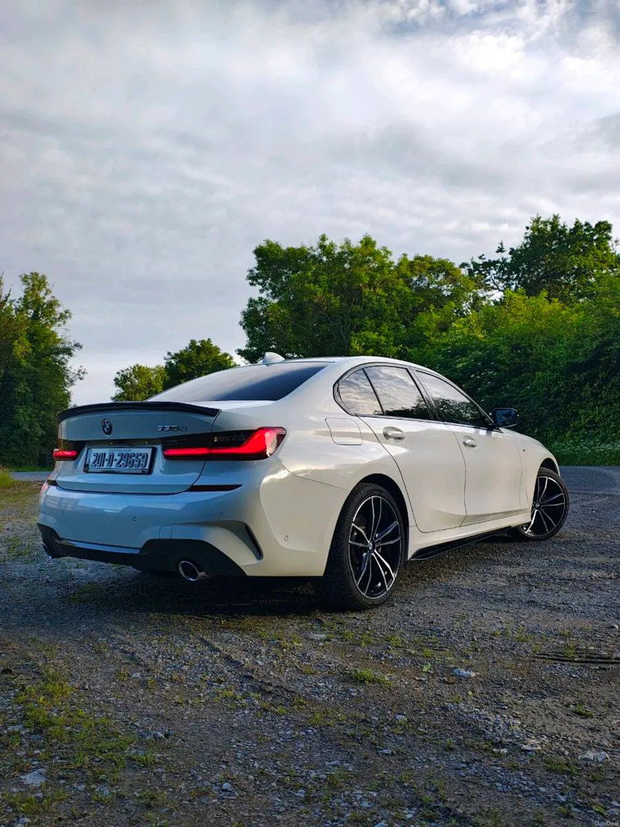 BMW 330e M sport - Image 2