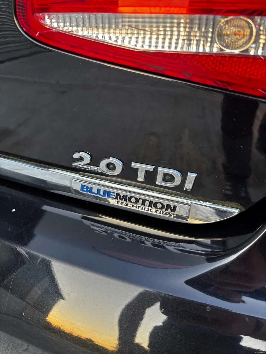 Volkswagen Passat - Image 4