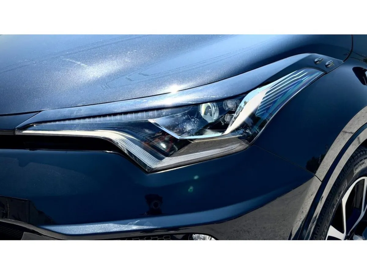 Toyota C-HR 182 G LEATHER SEATS - Image 4
