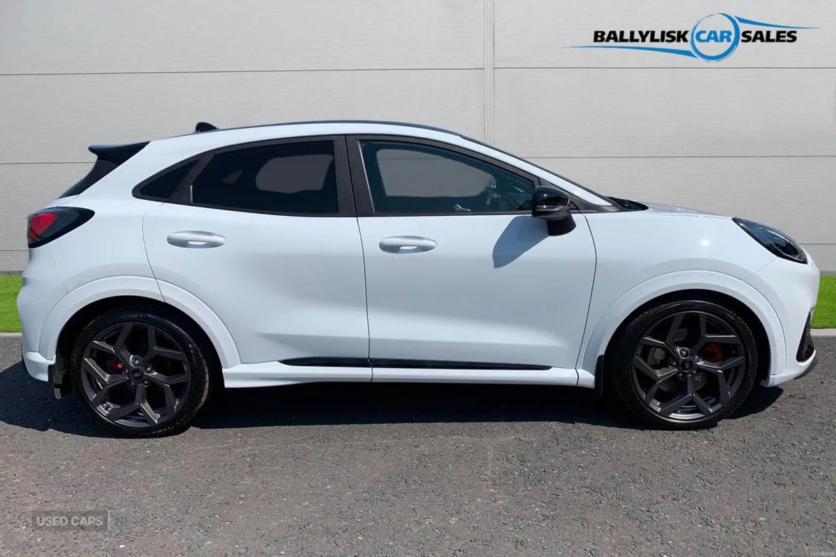 Ford Puma 1.5T 200PS ST in White with 23K + Pan Ro - Image 3