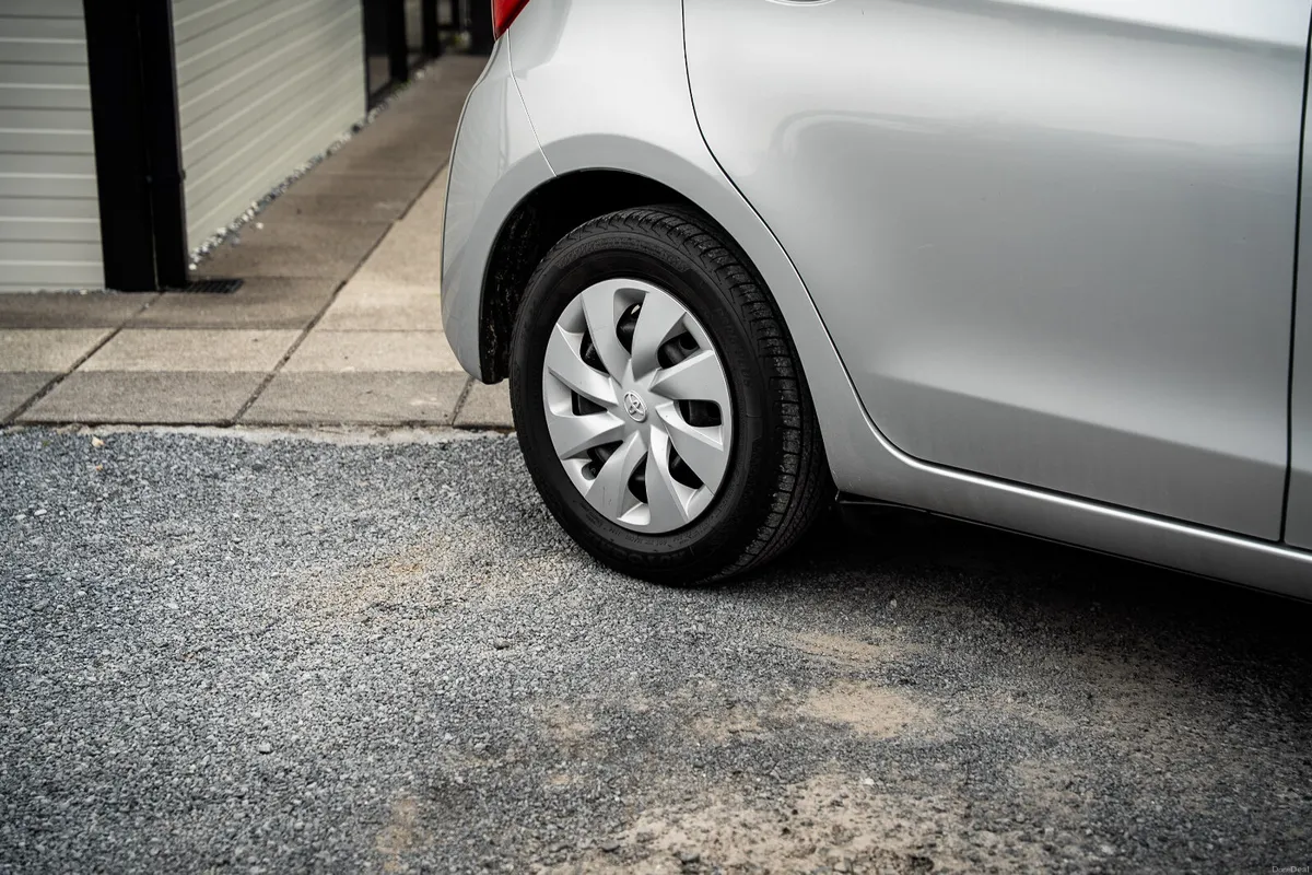 2018 Toyota Vitz Hybrid - Image 5