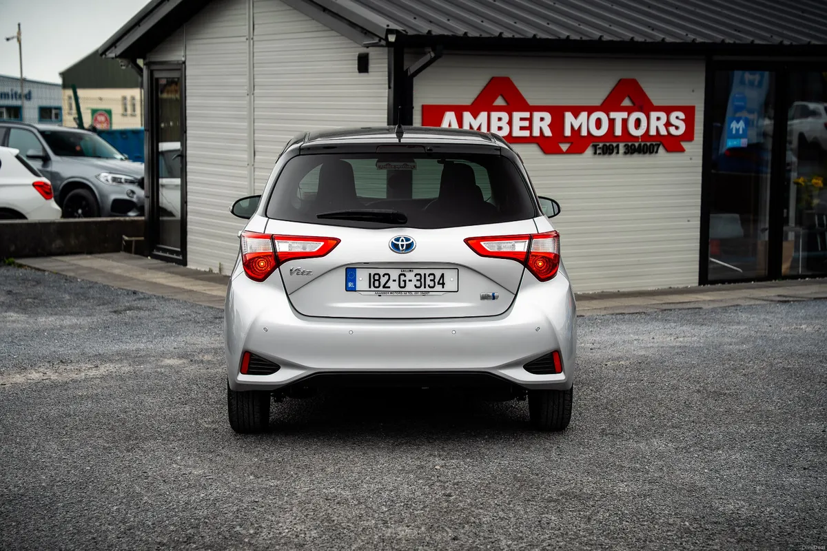 2018 Toyota Vitz Hybrid - Image 4
