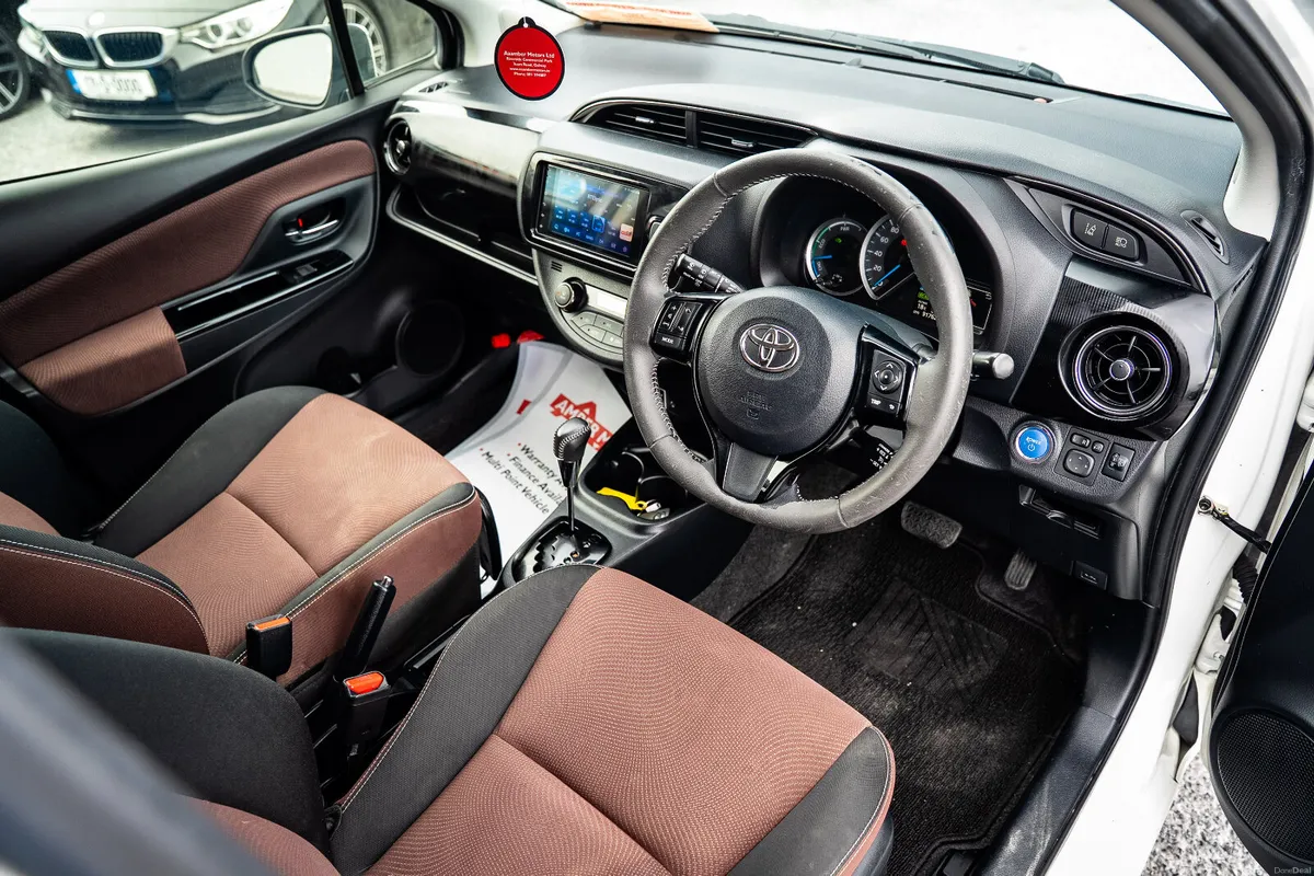 2017 Toyota Yaris Vitz Hybrid Automatic - Image 4