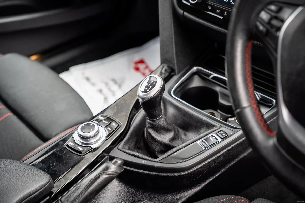 BMW 3-Series 2017 - Image 6