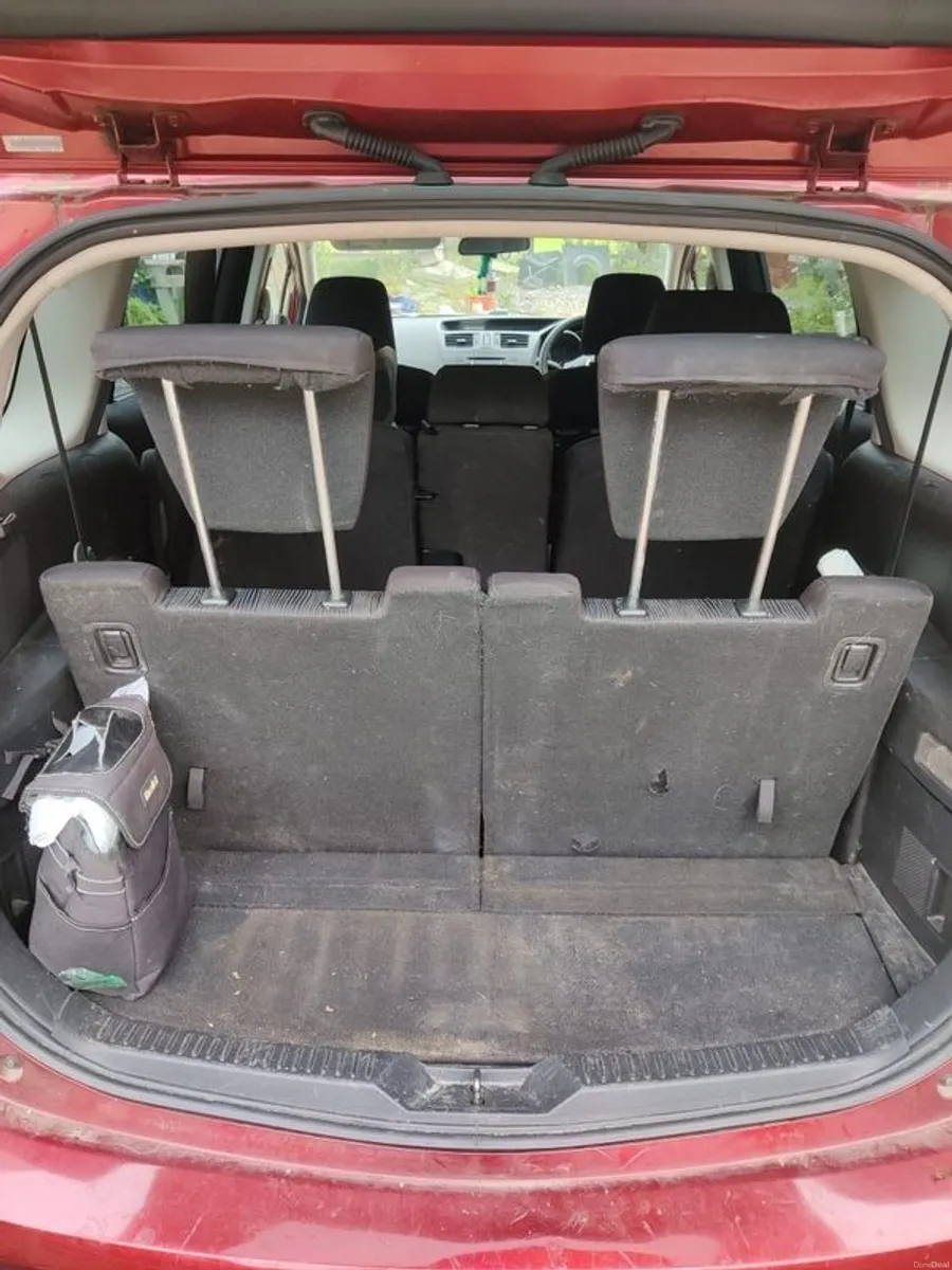2012 Mazda Mazda5 - Image 5