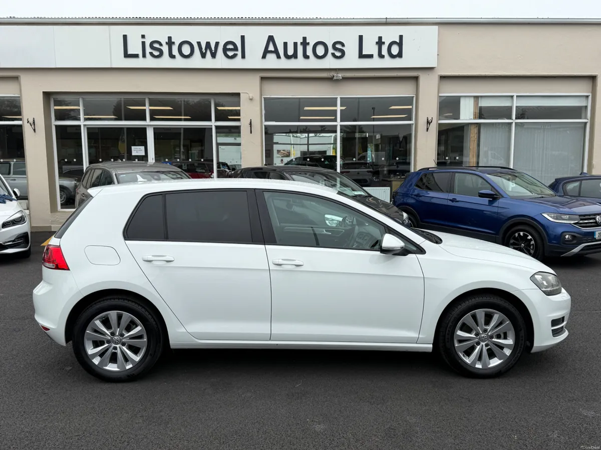 162 VW GOLF COMFORTLINE 1.2 PETROL AUTOMATIC - Image 1