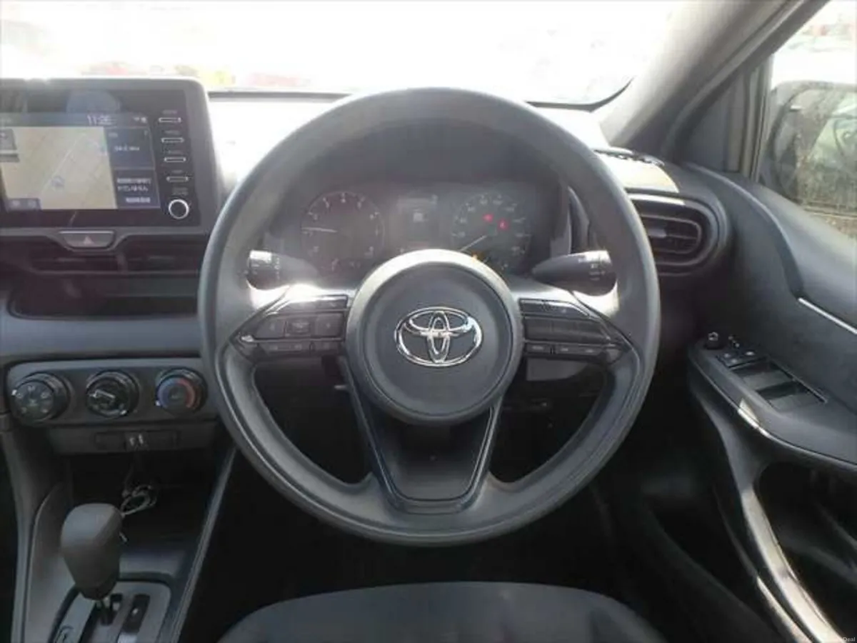 Toyota Yaris 2023 - Image 6