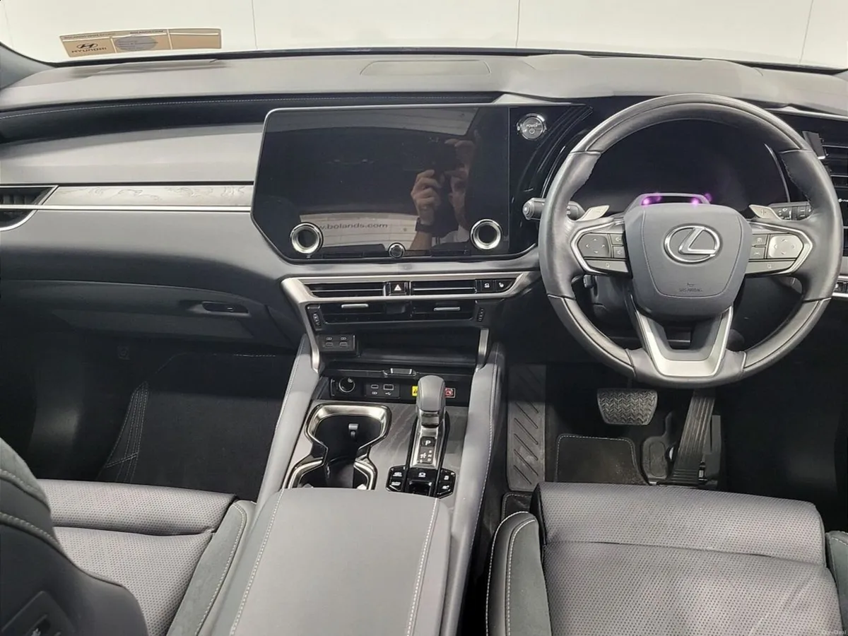 Lexus RX RX 450h+ Premium 4WD - Image 4