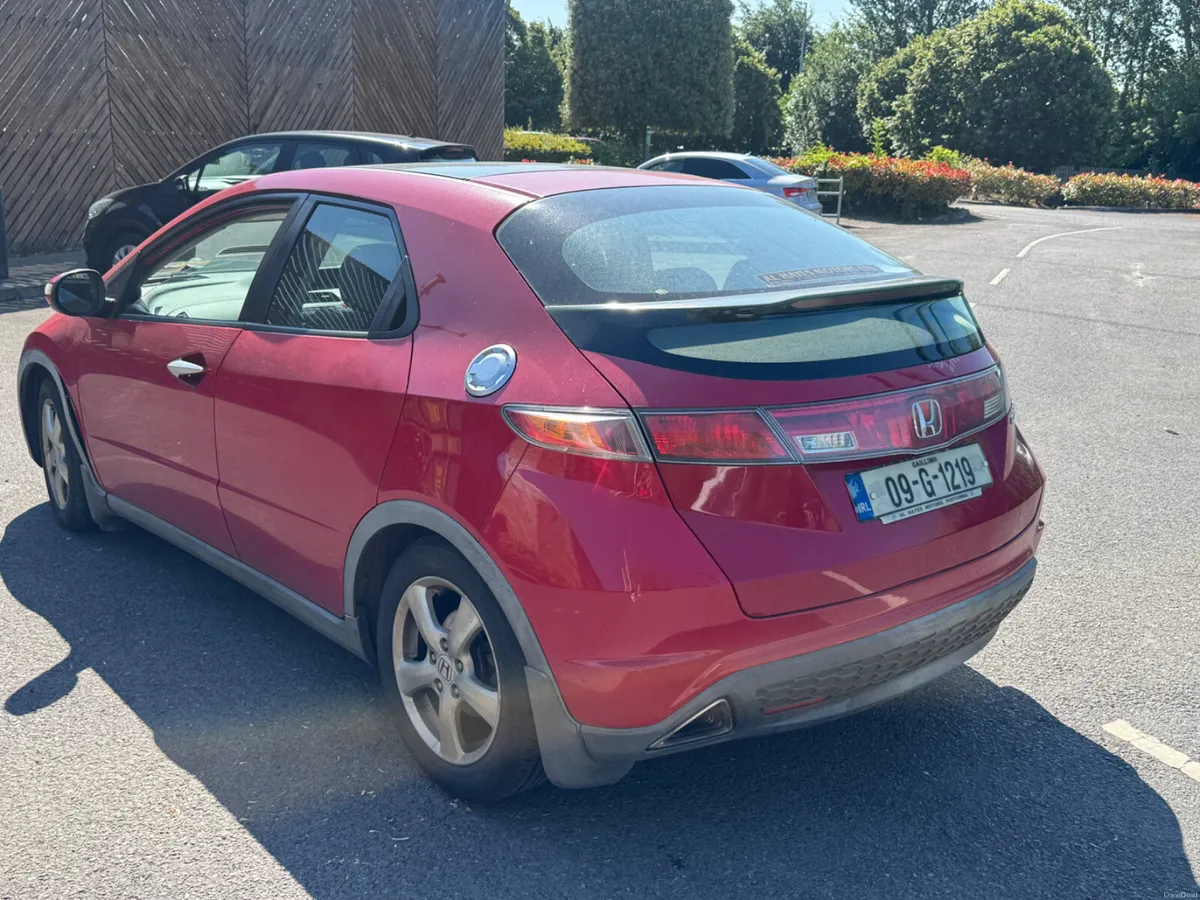 Honda Civic 2009 automatic - Image 4