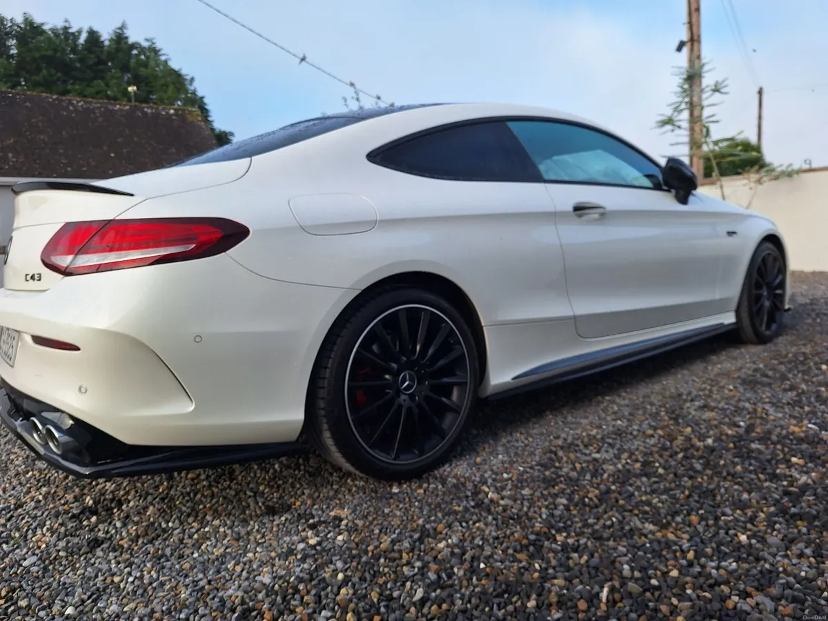 Mercedes-Benz C-Class 2020 - Image 6