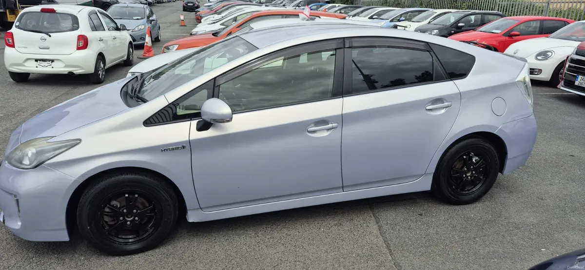 Toyota Prius hybrid - Image 6