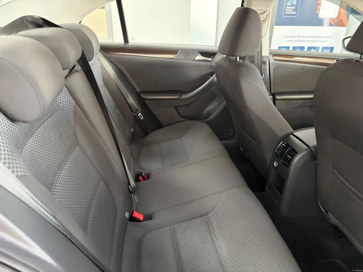 Volkswagen Jetta 2015. 2.0TDI COMFORTLINE DSG - Image 5