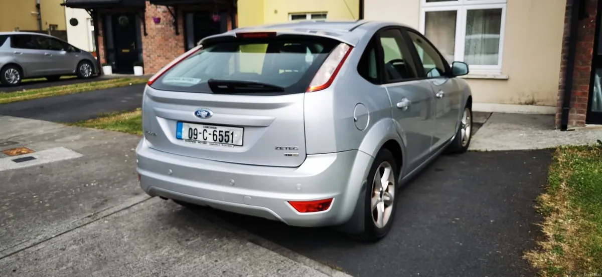 Ford Focus Zetec low kilometres - Image 2