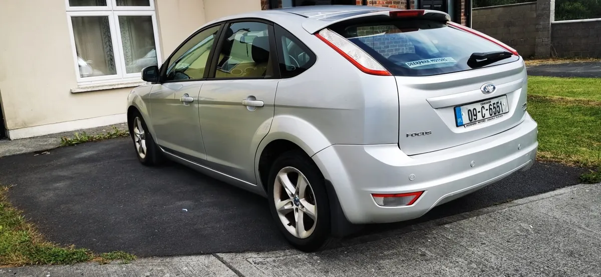 Ford Focus Zetec low kilometres - Image 3