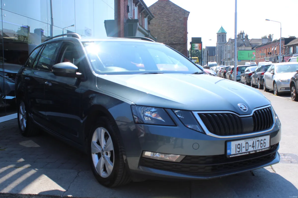 OCTAVIA 1.6 TDI - ESTATE - 1 OWNER - SERV HISTORY - Image 1