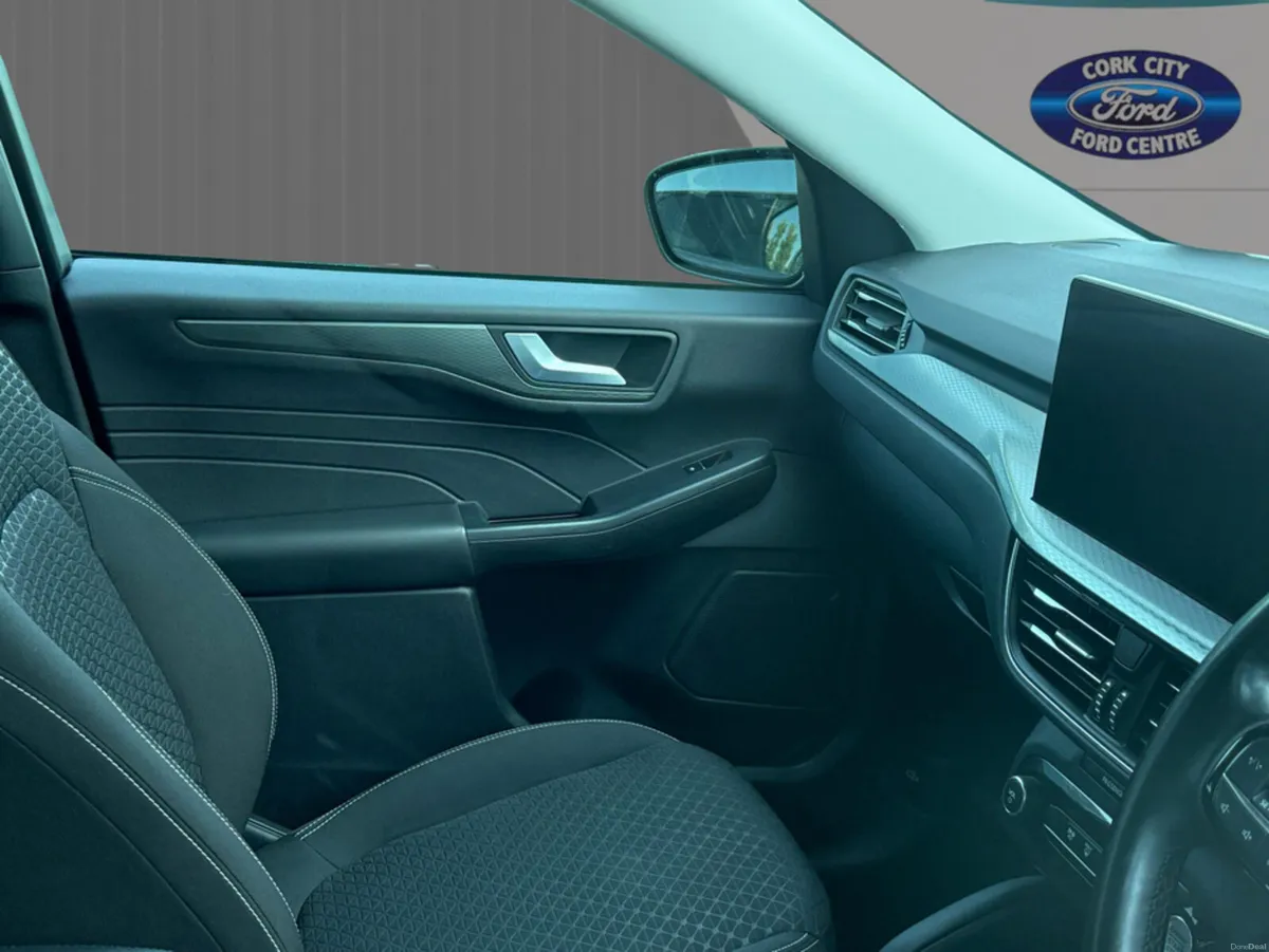 Ford Kuga TITANIUM 5DR 2.5HEVS225 S6.2 2P - Image 5