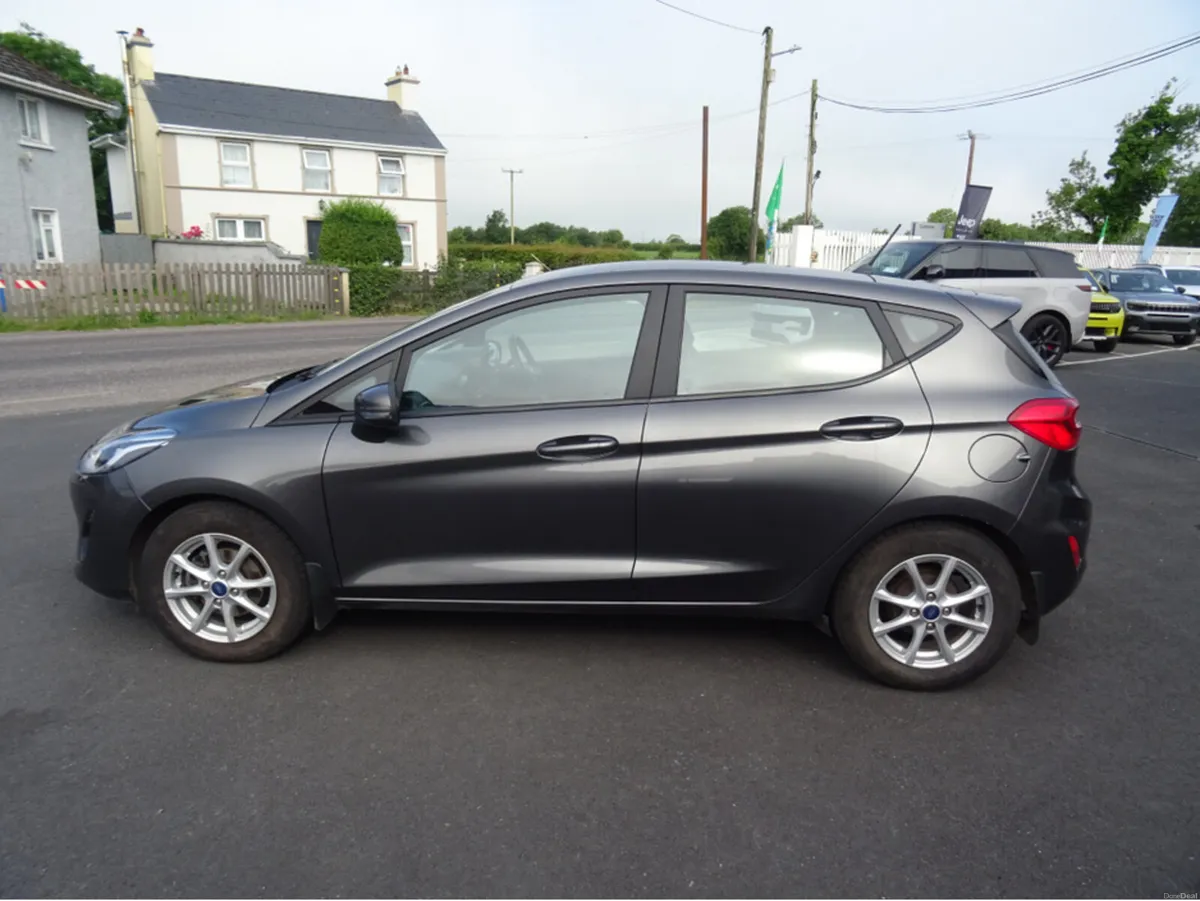 Ford Fiesta TITANIUM 5 DR 1.0 100PS M6 4DR - Image 4