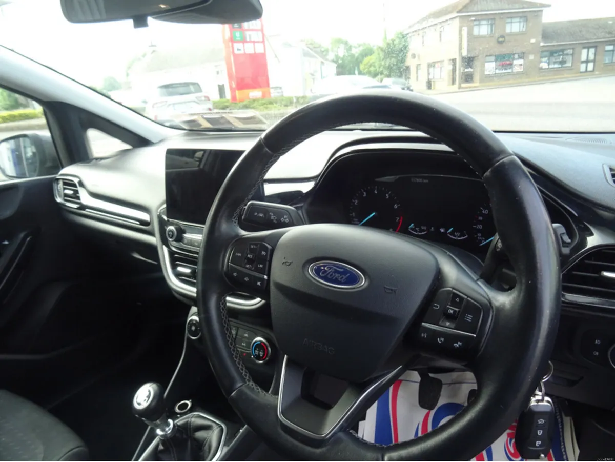 Ford Fiesta TITANIUM 5 DR 1.0 100PS M6 4DR - Image 6
