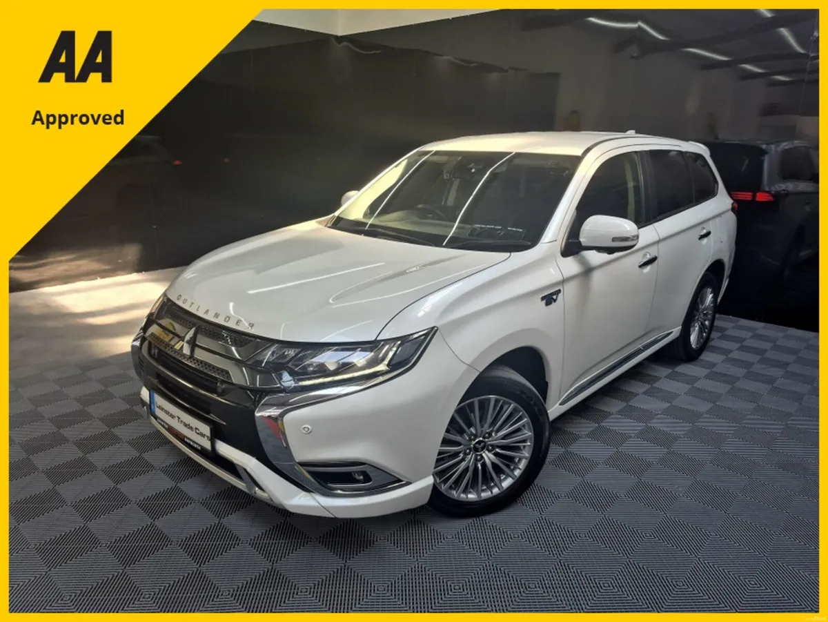 🔥MITSUBISHI OUTLANDER PHEV 4WD  only 37000km!🔥 - Image 3