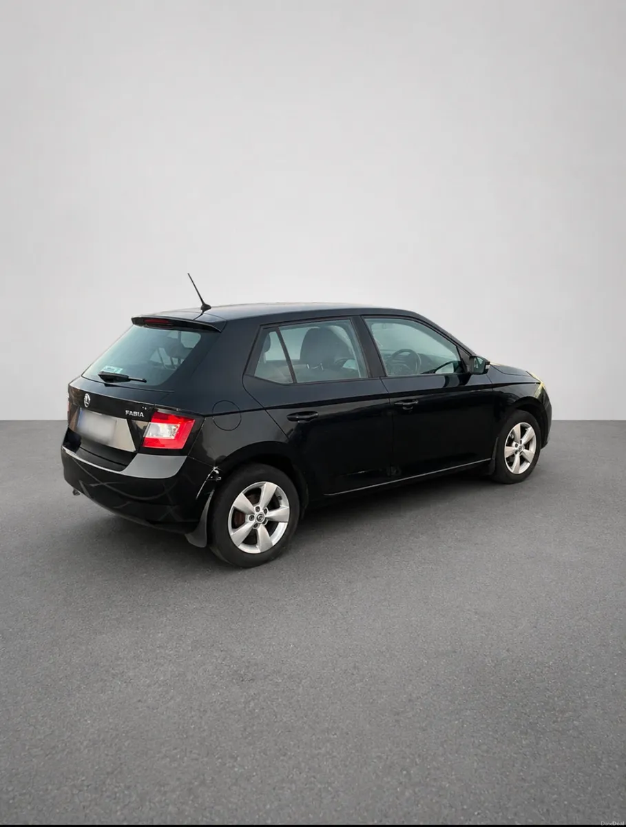Black Skoda Fabia - Image 4