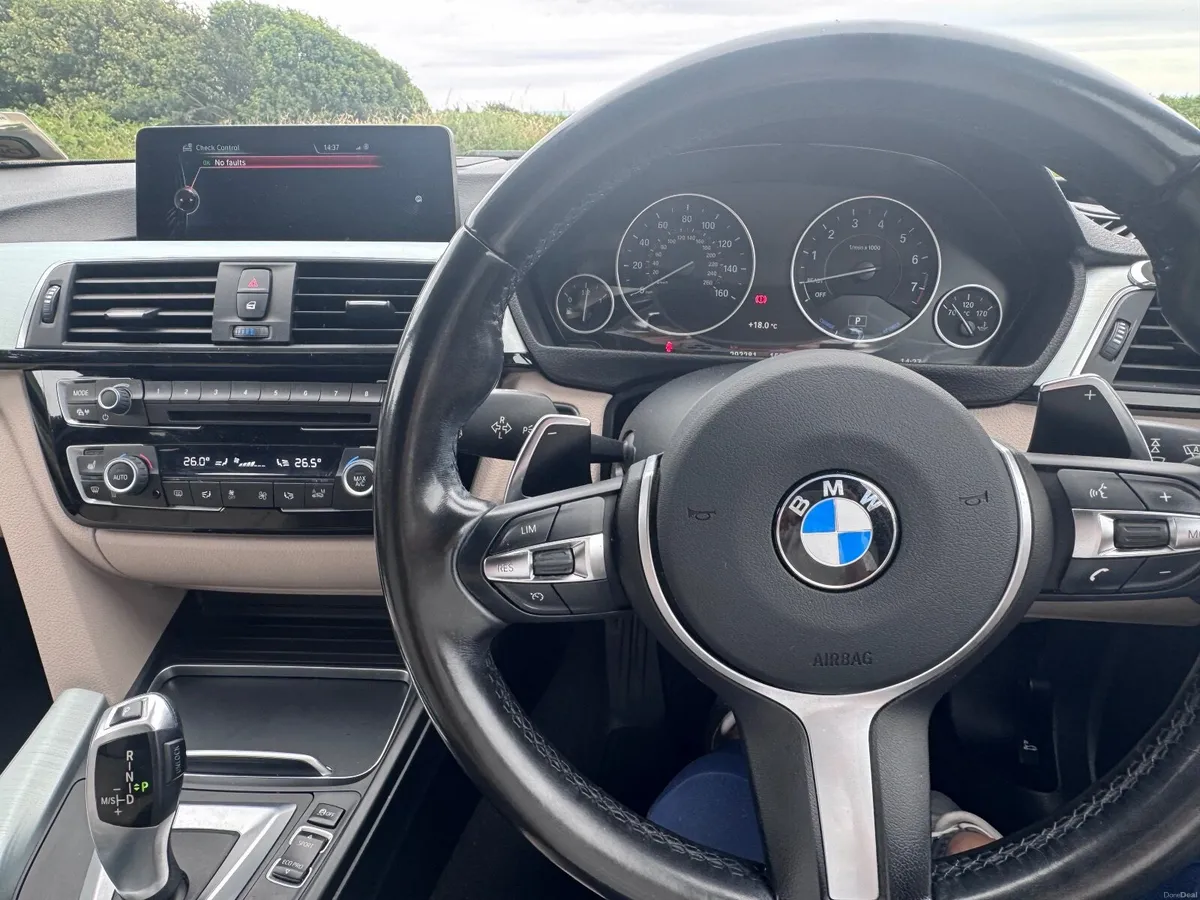 BMW 3-Series 2016 - Image 2