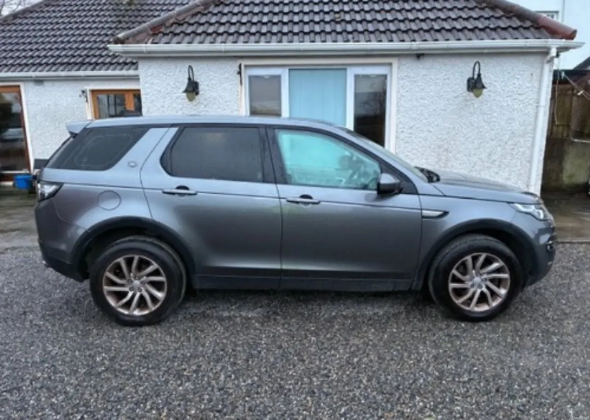 Land Rover Discovery - Image 2