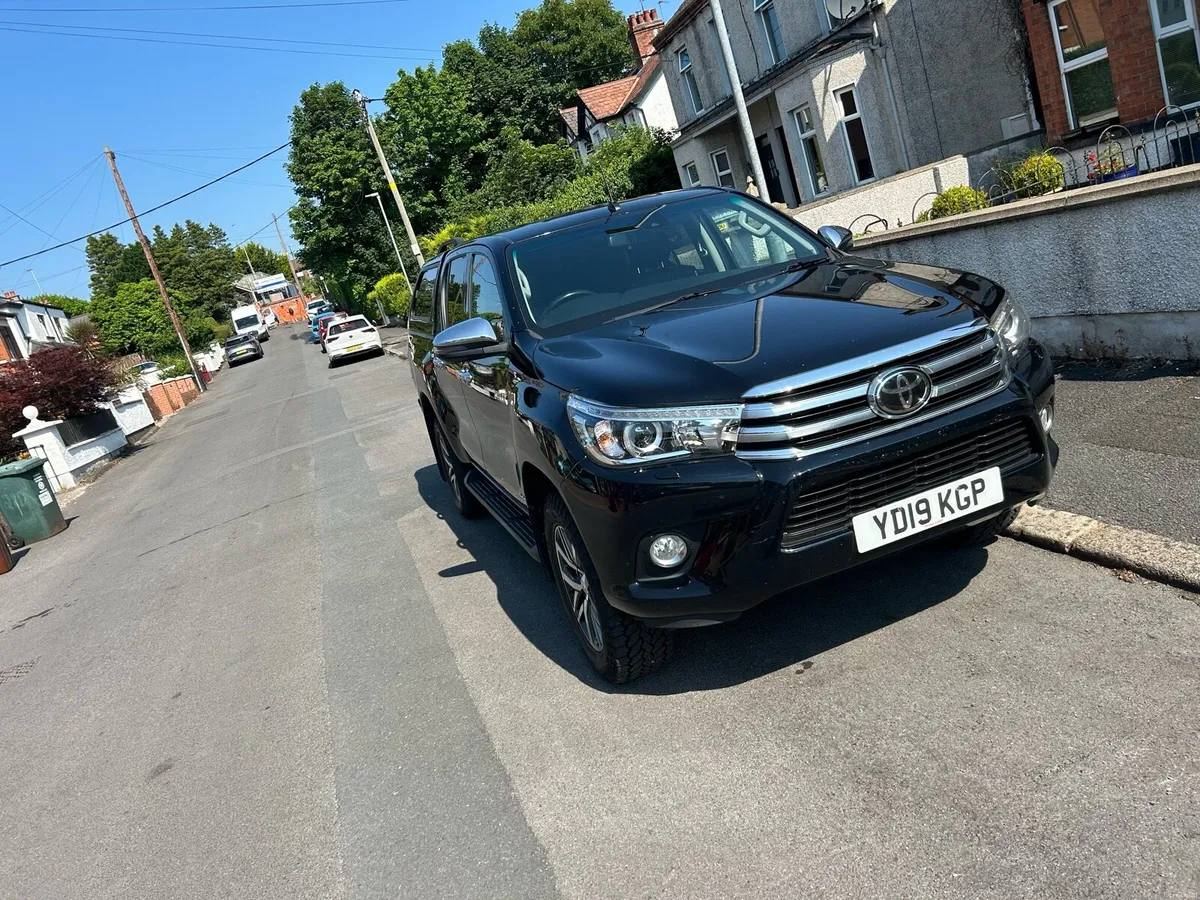 Toyota Hilux Invincible - Image 2