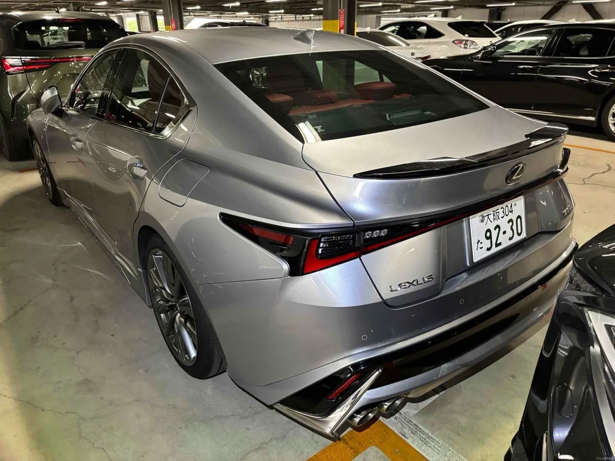21 Lexus IS300 Automatic 2L Petrol landing 28/9/26 - Image 2