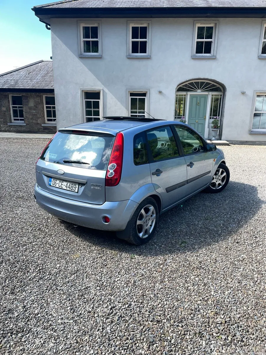 Ford fiesta - Image 4