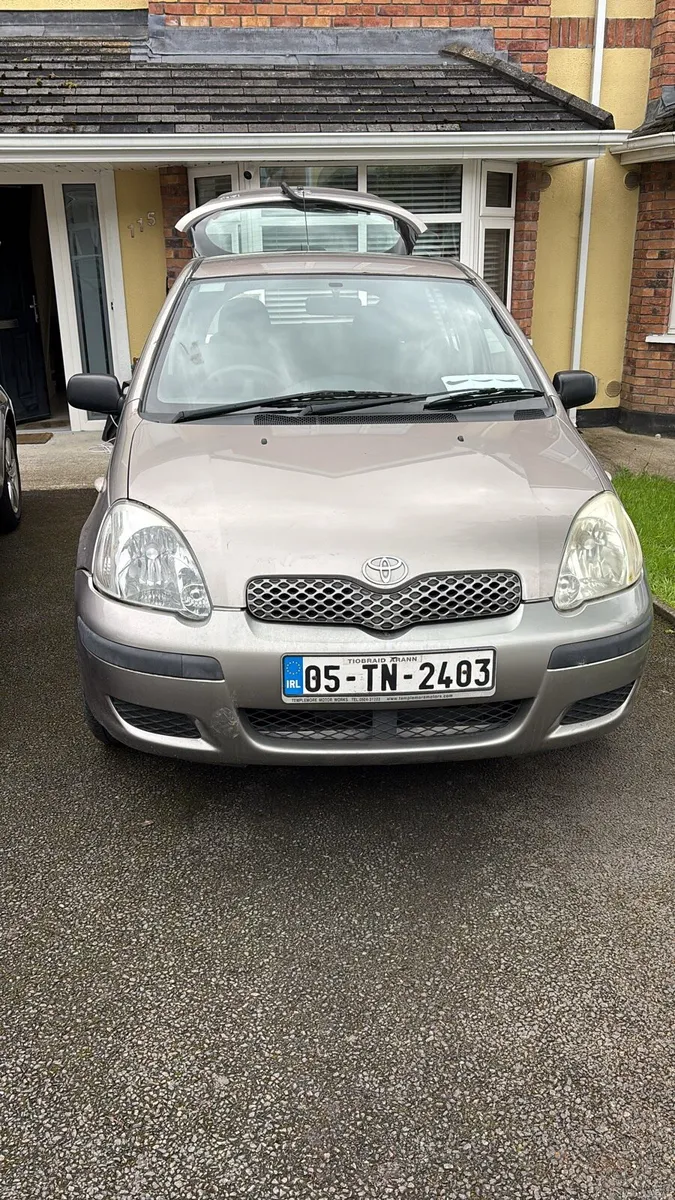 2005 Toyota Yaris 5-door 1.0L clean & economical - Image 3