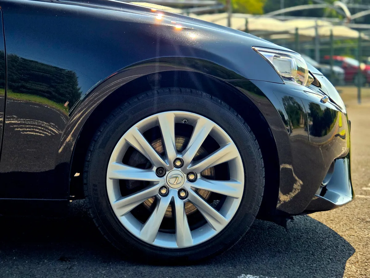 ***LOW KM's***  Lexus IS300H - Main Dealer History - Image 2