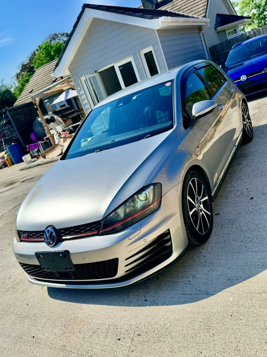 2015 Volkswagen Golf GTI - Image 2