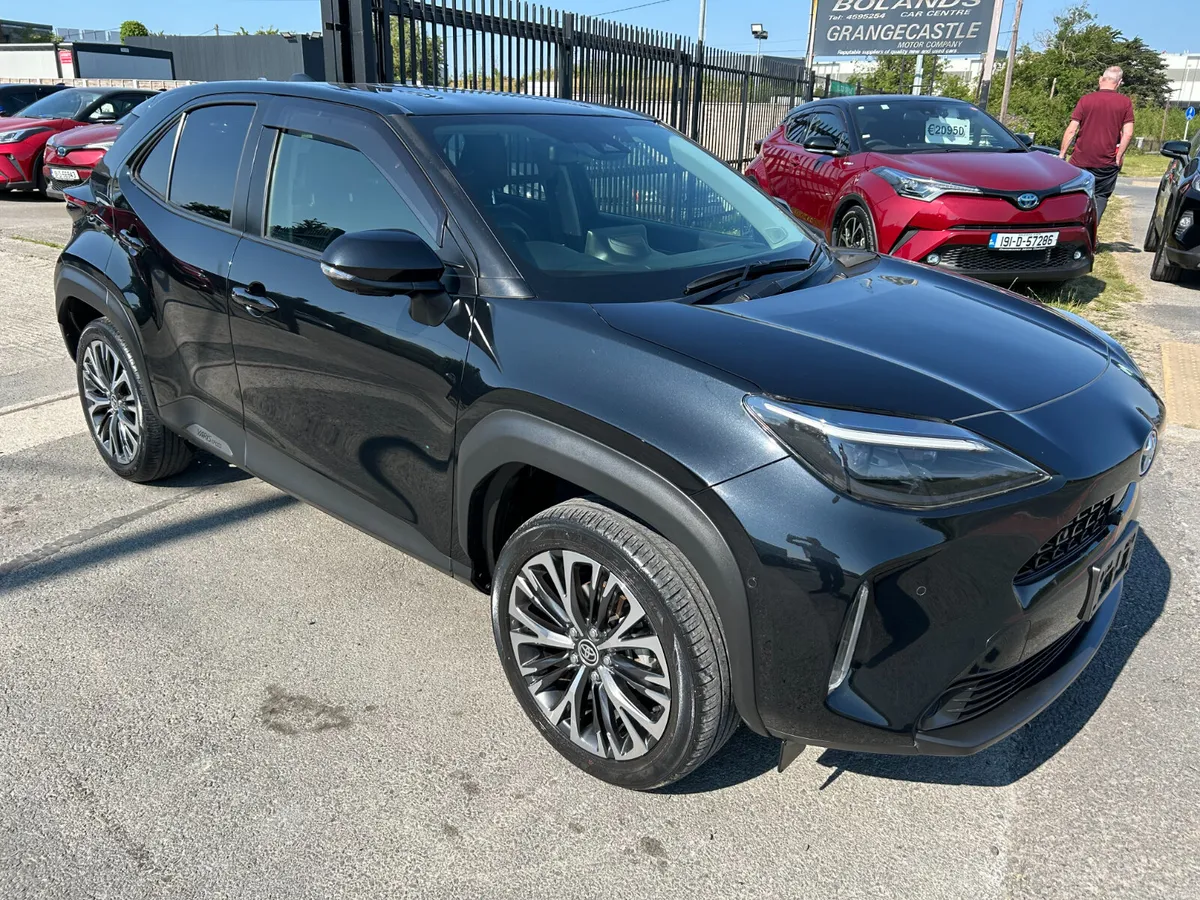 TOYOTA YARIS CROSS 2020. 1.5 HYBRID AUTO LOW KM - Image 1