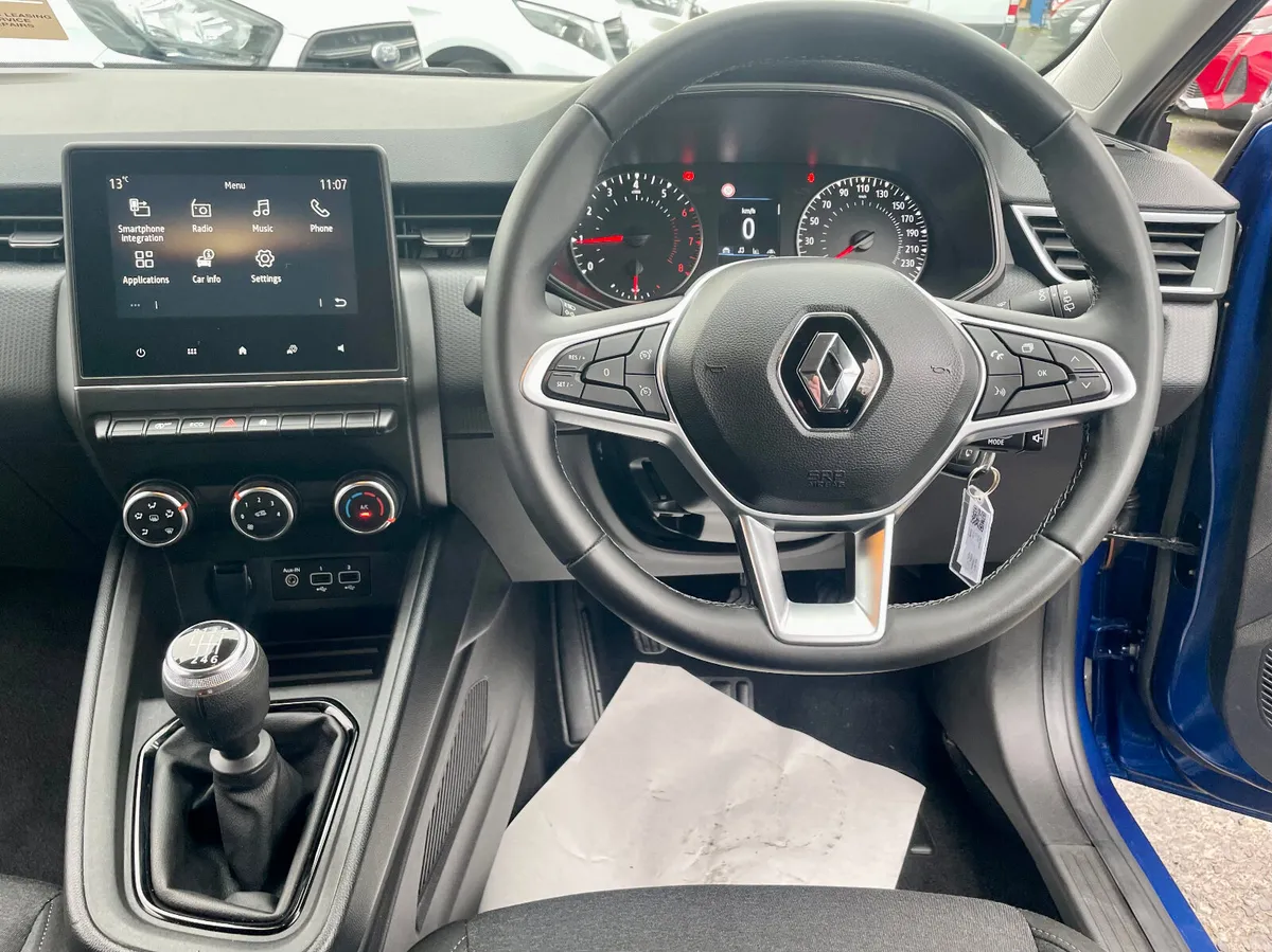 Renault Clio Equilibre 1.0TCE Petrol Manual,2023 - Image 6