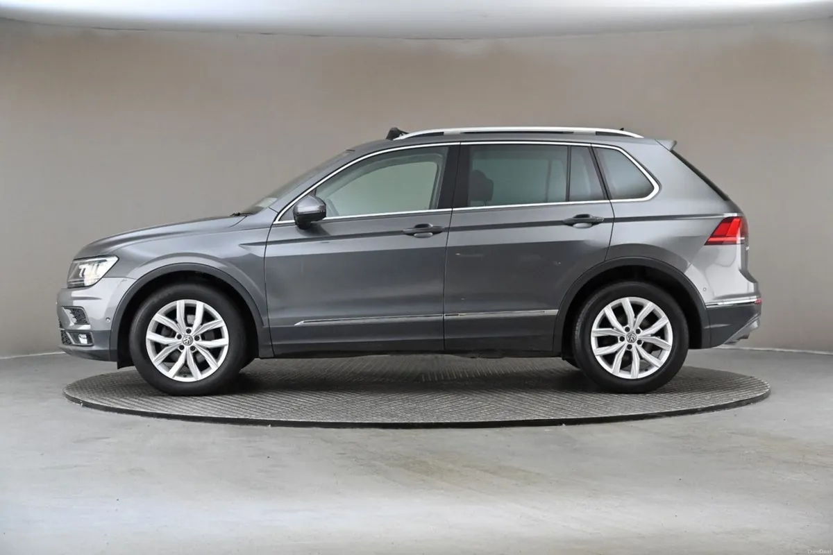 Volkswagen Tiguan 2.0 TDI Highline  Panoramic Roof - Image 5