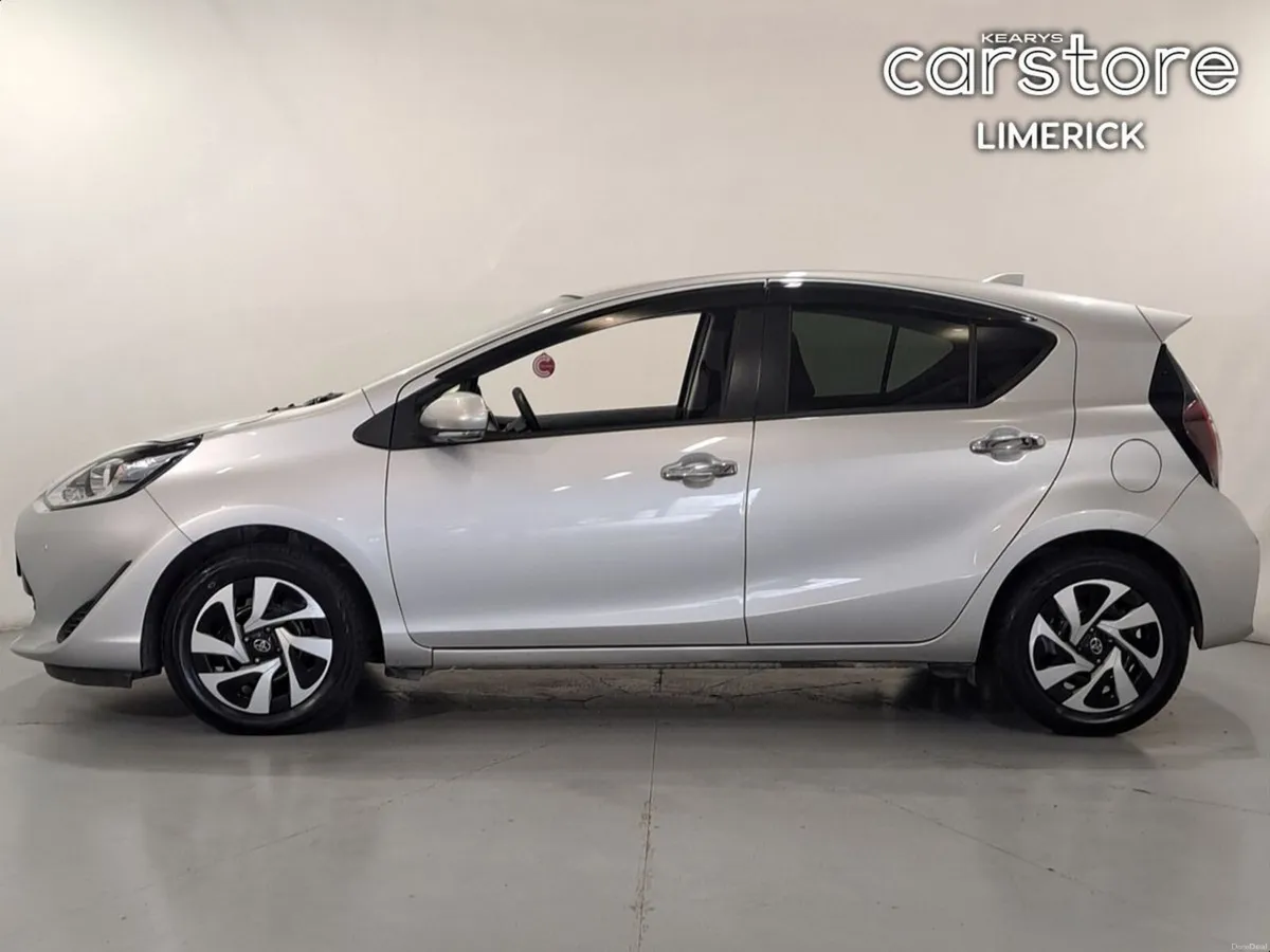 Toyota Aqua 1.5 HYBRID - Image 6
