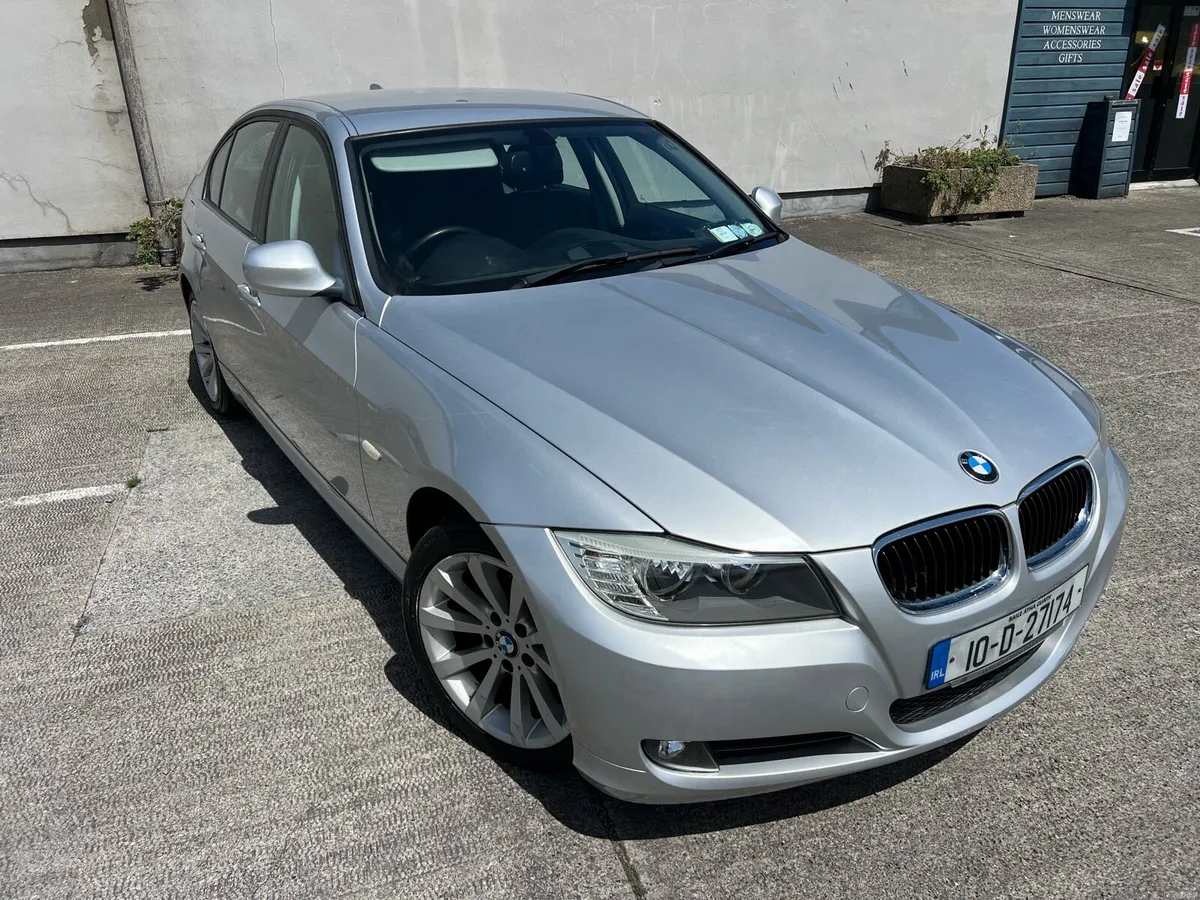 2010 BMW 318i Automatic Full Black Leather - Image 1