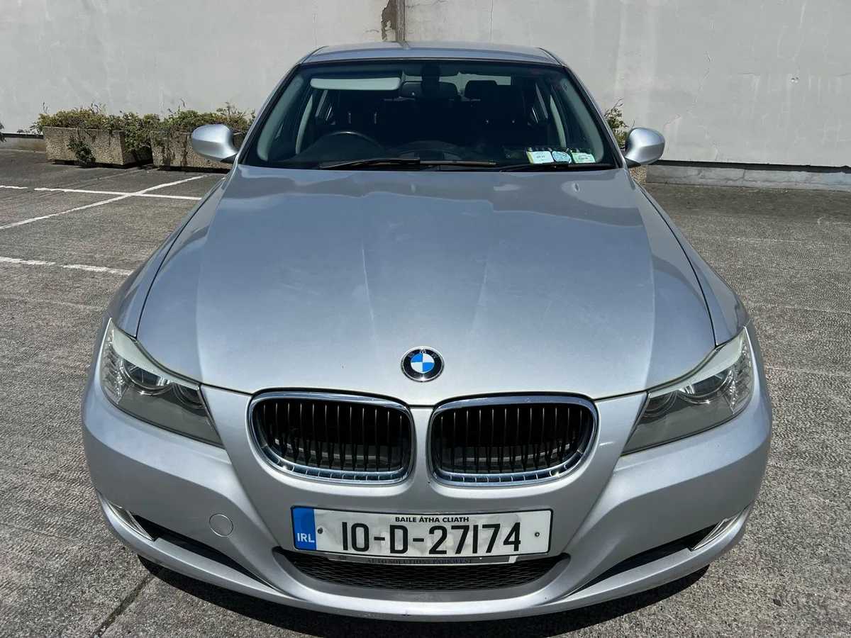 2010 BMW 318i Automatic Full Black Leather - Image 5