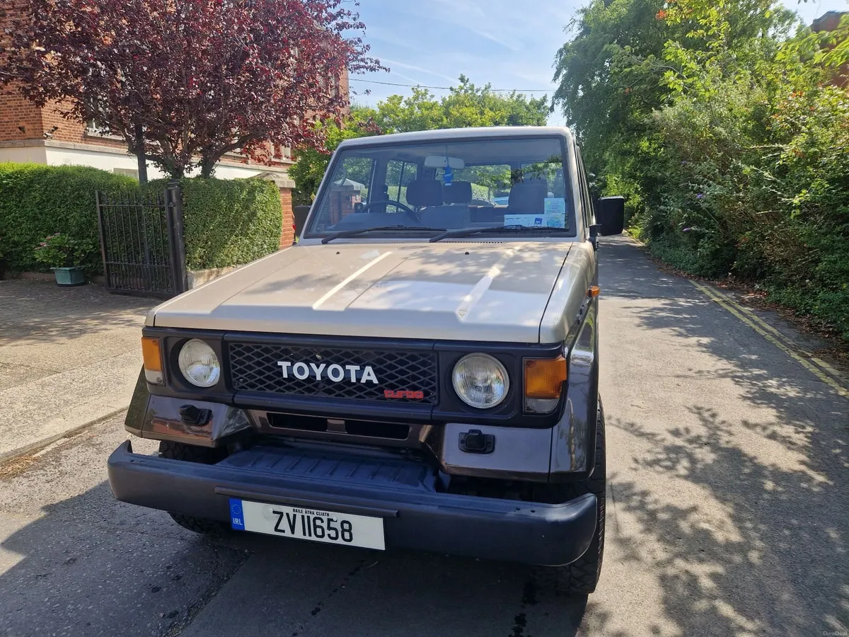 Toyota Land Cruiser 1988 - Image 2