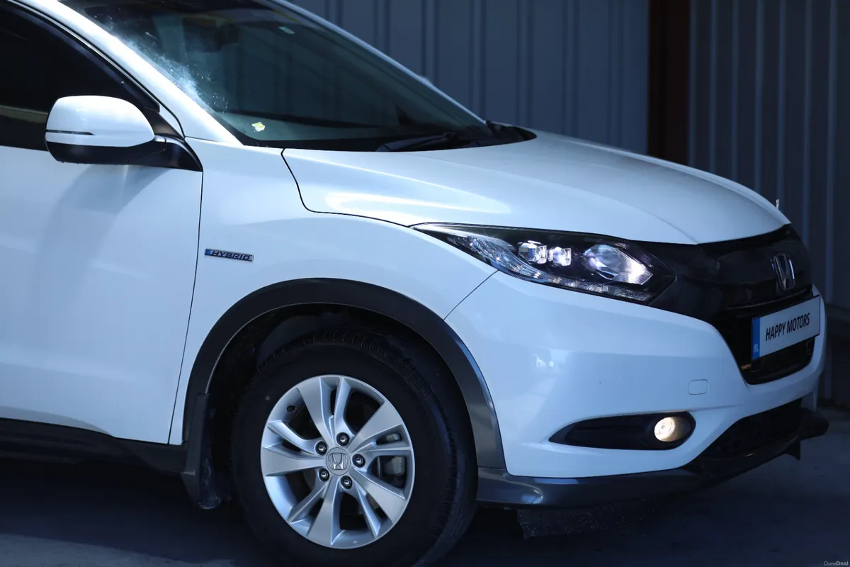 Honda vezel 2015 (like new) - Image 6