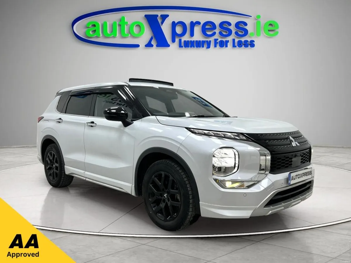 Mitsubishi Outlander PHEV 4WD, 7 Seats, Panoramic - Image 1